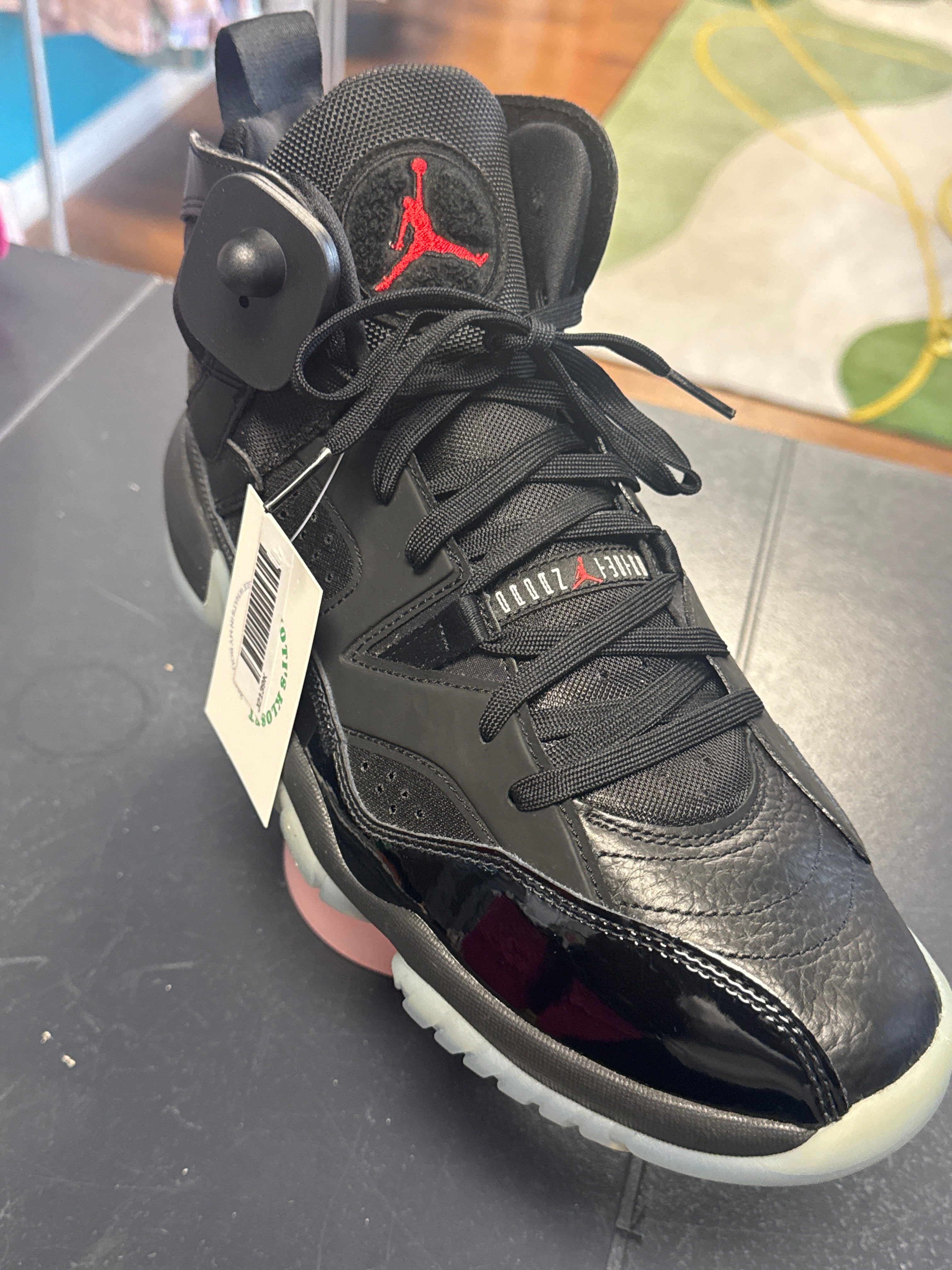 MEN'S SNEAKERS AND SANDELS