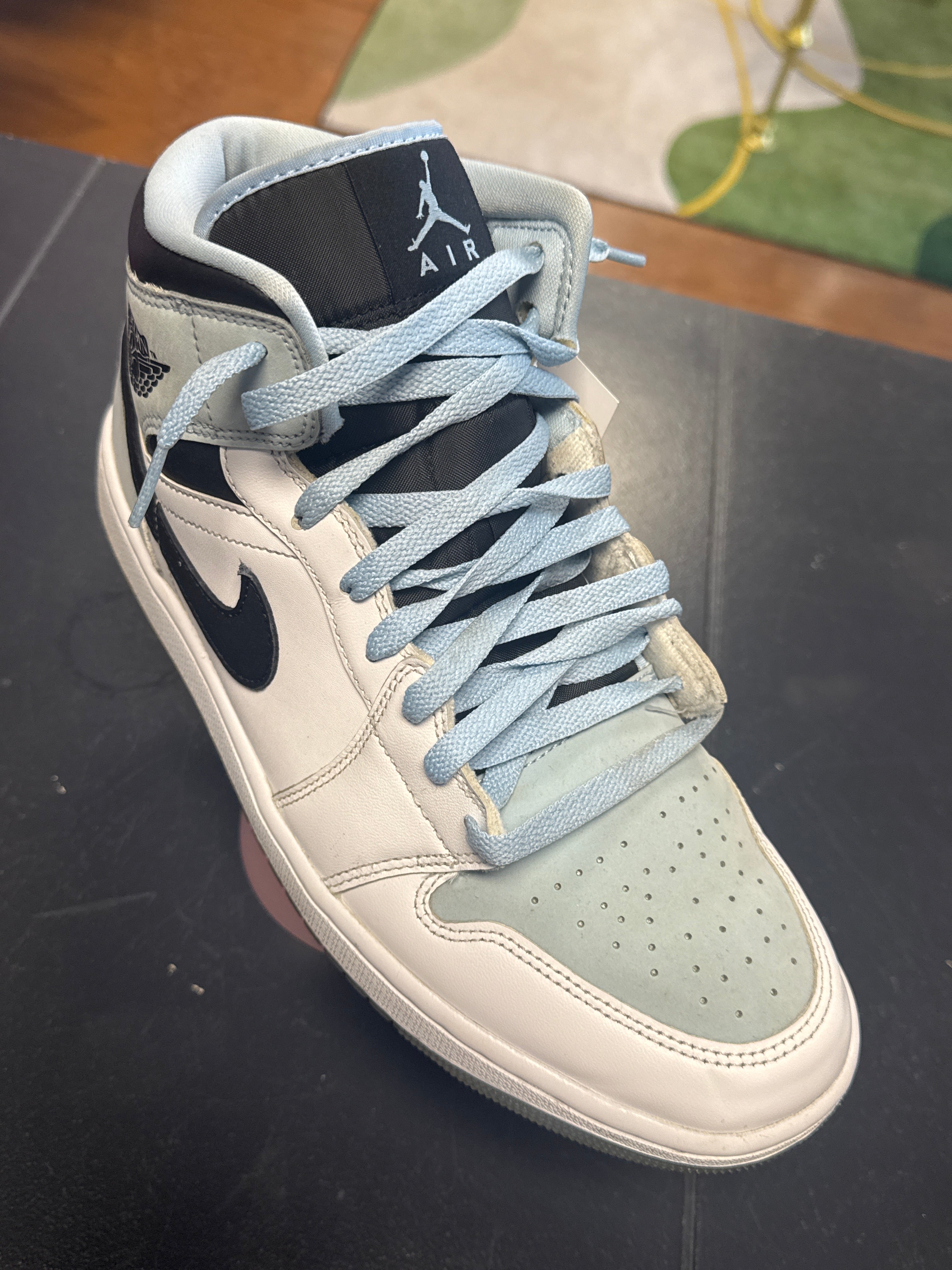 MEN'S SNEAKERS AND SANDELS